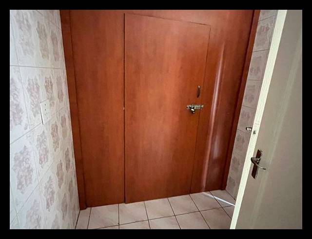 6 BEDROOM HOUSE FOR SALE IN LENASIA SOUTH